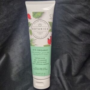 Botanics Superfood Gel Cleanser - Mint Green & White